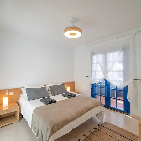 Beautiful 2 Bedrooms Heavenly Lotus Private Pool Close To Amenities Lanzarote Villa Playa Blanca (Lanzarote)