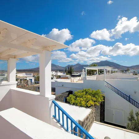 Beautiful 2 Bedrooms Heavenly Lotus Private Pool Close To Amenities Lanzarote Villa