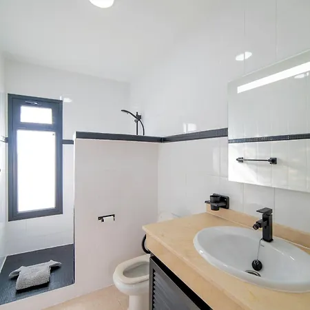 Beautiful 2 Bedrooms Heavenly Lotus Private Pool Close To Amenities Lanzarote
