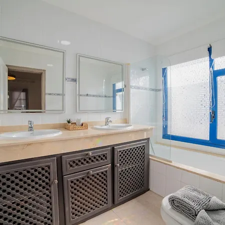 Beautiful 2 Bedrooms Heavenly Lotus Private Pool Close To Amenities Lanzarote * Playa Blanca (Lanzarote)