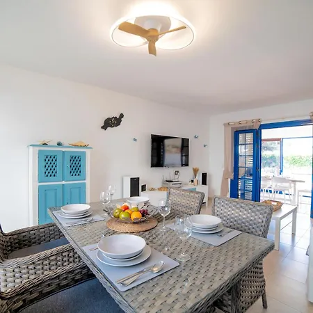 Beautiful 2 Bedrooms Heavenly Lotus Private Pool Close To Amenities Lanzarote Playa Blanca (Lanzarote)
