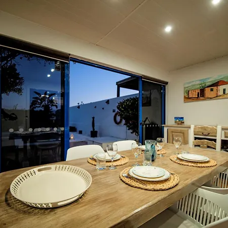 Beautiful 2 Bedrooms Heavenly Lotus Private Pool Close To Amenities Lanzarote * Playa Blanca (Lanzarote)