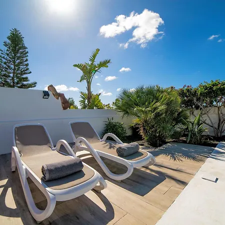 Beautiful 2 Bedrooms Heavenly Lotus Private Pool Close To Amenities Lanzarote Villa Playa Blanca (Lanzarote)