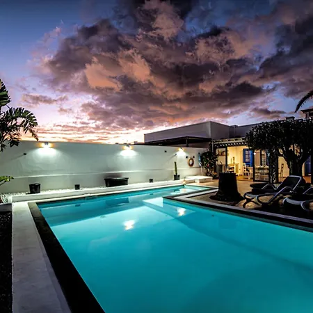 Beautiful 2 Bedrooms Heavenly Lotus Private Pool Close To Amenities Lanzarote Villa