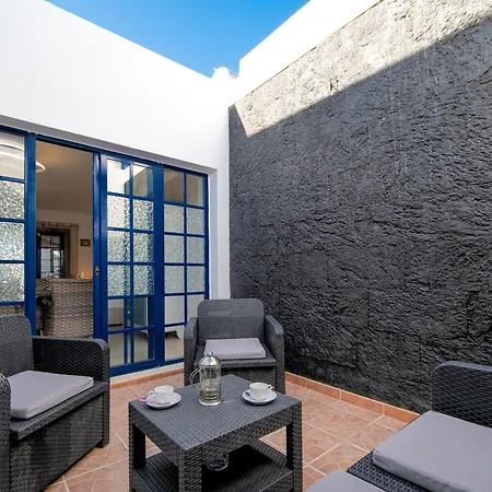 Beautiful 2 Bedrooms Heavenly Lotus Private Pool Close To Amenities Lanzarote Villa *